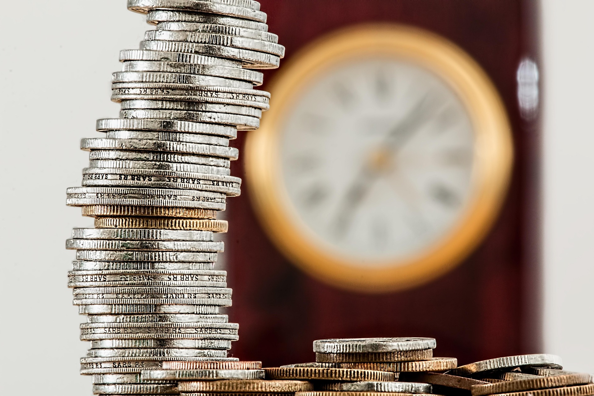 Invertir 100€ al mes: cuánto puedes ganar a largo plazo